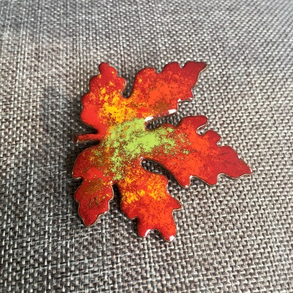 Enamel Maple leaf brooch pin from the 1960’s autu… - image 3