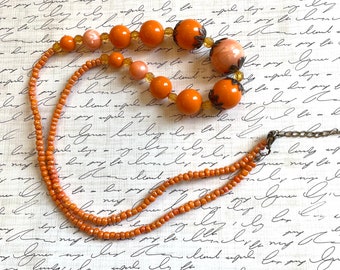 Vintage orange necklace with peach beads