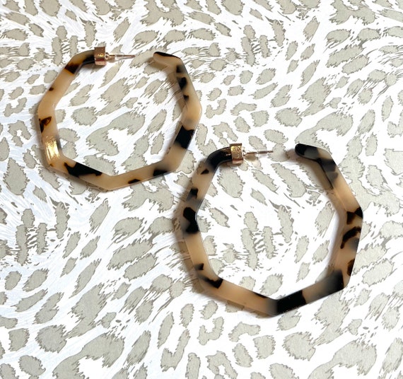 Large tortoise shell hoop earrings pierced - image 9