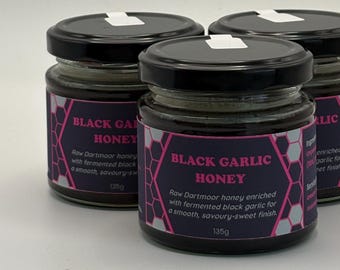 Miel de ajo negro: nuestra miel de ajo negro premium combina ajo negro añejo con miel cruda de Dartmoor de origen único.