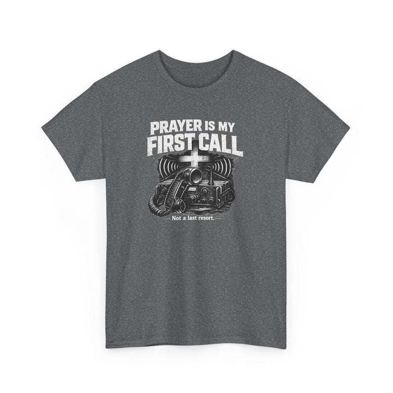 Camiseta "La oración es mi primera vocación" / Camiseta para veteranos cristianos / Gildan 5000 verde militar / Diseño Faith Radio Comms / Camiseta unisex de oración tallas S-5XL imagen 14