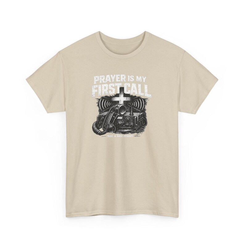 Camiseta "La oración es mi primera vocación" / Camiseta para veteranos cristianos / Gildan 5000 verde militar / Diseño Faith Radio Comms / Camiseta unisex de oración tallas S-5XL imagen 11