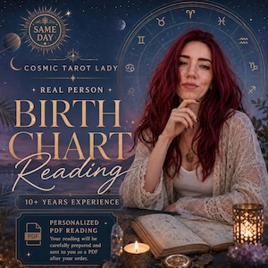 Puede incluir: Un anuncio de lectura de carta natal. La imagen presenta a una mujer con cabello rojo, una blusa de encaje blanco y un collar. El texto incluye "Cosmic Tarot Lady", "Lectura de carta natal" y "Lectura PDF personalizada."
