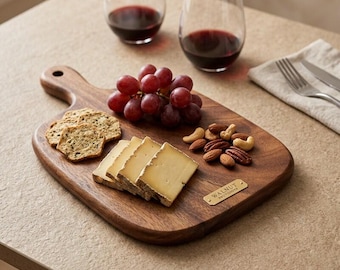 ウォールナット製サービングボード、素朴なチーズブレッドボード、天然木製ハンドル