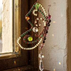 Emerald Butterfly Suncatcher – Copper Wire & Crystal Window Hanging | Boho Nature Prism Decor | SolunaThread
