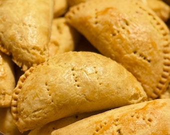 Meat Pie Variety Box | Beef & Chicken Nigerian Meat Pies | Flaky African Pastries  | Party Snack Pack.