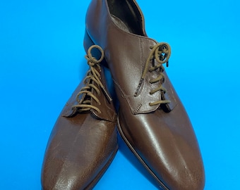 1930s brown lace up shoes