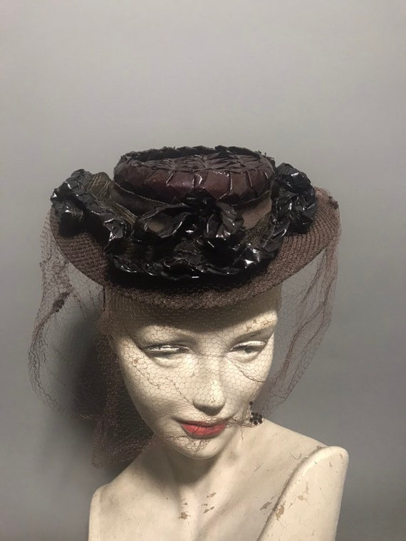 Veiled 1940s tilt hat - image 2