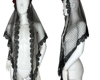 Antique lace mantilla shawl, veil