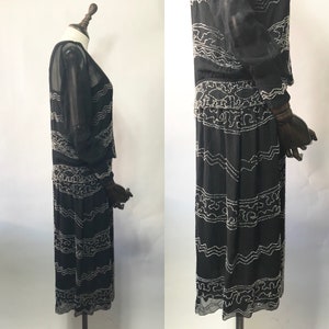 1920s beaded dress in silk chiffon, long sleeves image 3