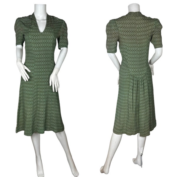 Green 1930s 40s dress, matellase crepe