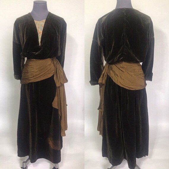 1910s dress in the aesthetic style