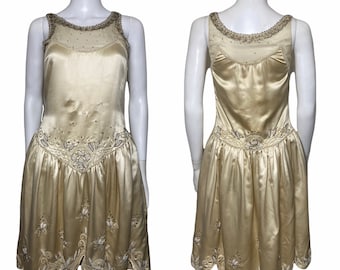 1920s robe de style dress, possibly 1920s wedding dress