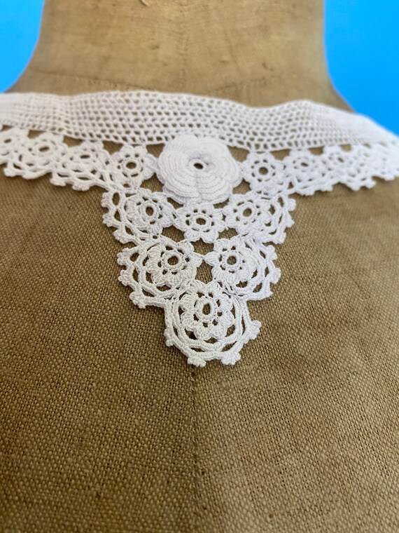 Antique Irish crochet collar - image 3