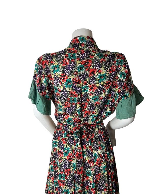 1940s tea dress in floral rayon - image 3
