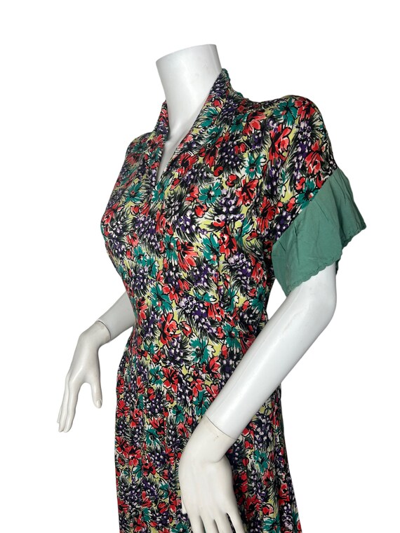 1940s tea dress in floral rayon - image 8