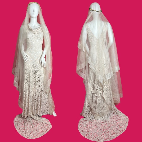 1930s wedding dress in cream lace with matching veil