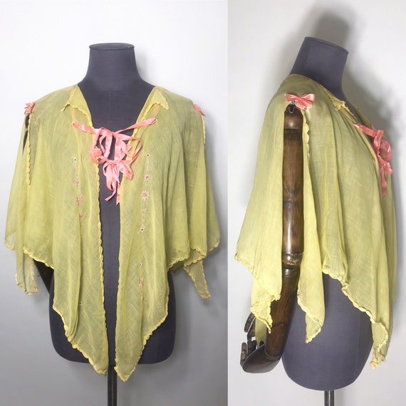 1920s bed jacket or cape