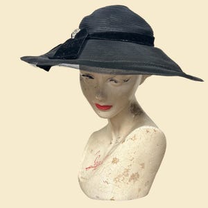 1940s Halo Hat, Open Crown With Roses - Etsy display picture 1