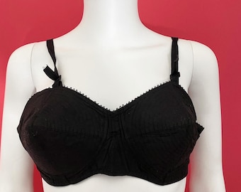 1950s bullet bra or sports bra, 38b