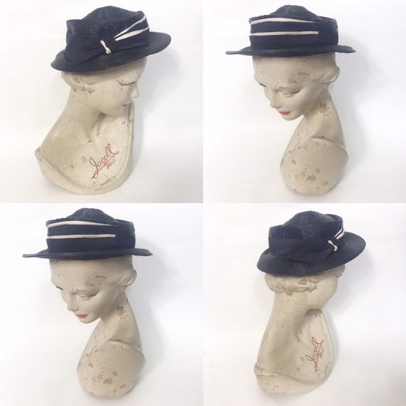 1930s hat in navy blue straw