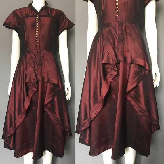 1940s dress in shot taffeta