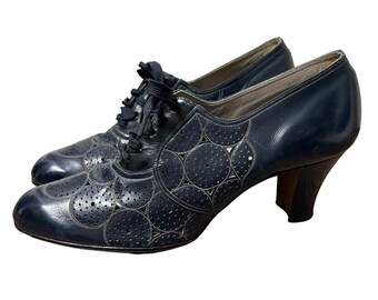 1930s lace up heels, oxfords in navy blue