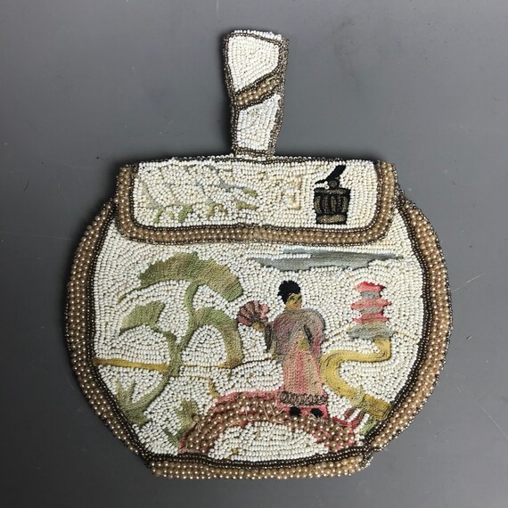 1930s beaded purse with japonism influence