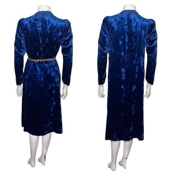 1930s dress in blue figured velvet - image 2