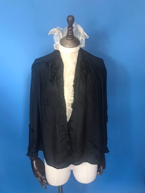 1910s blouse with with stand up collar