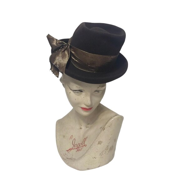 1940s Tilt Hat, a New York Creation in Brown Felt - Etsy display picture 1