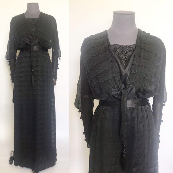 1910s dress in silk with tassels