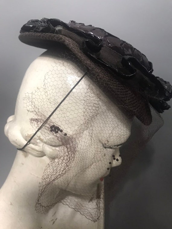 Veiled 1940s tilt hat - image 6