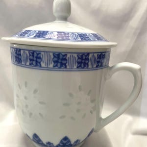 Vintage Blue White Porcelain Tea Mug with Lid – Rice Grain Pattern Jingdezhen Cup