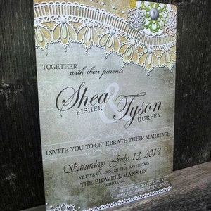 Rustic Lace Wedding Invitation RSVP Carte d’hébergement vintage Dentelle sur Rustic Tan et Burlap DIY Wedding Invitation Papeterie imprimable