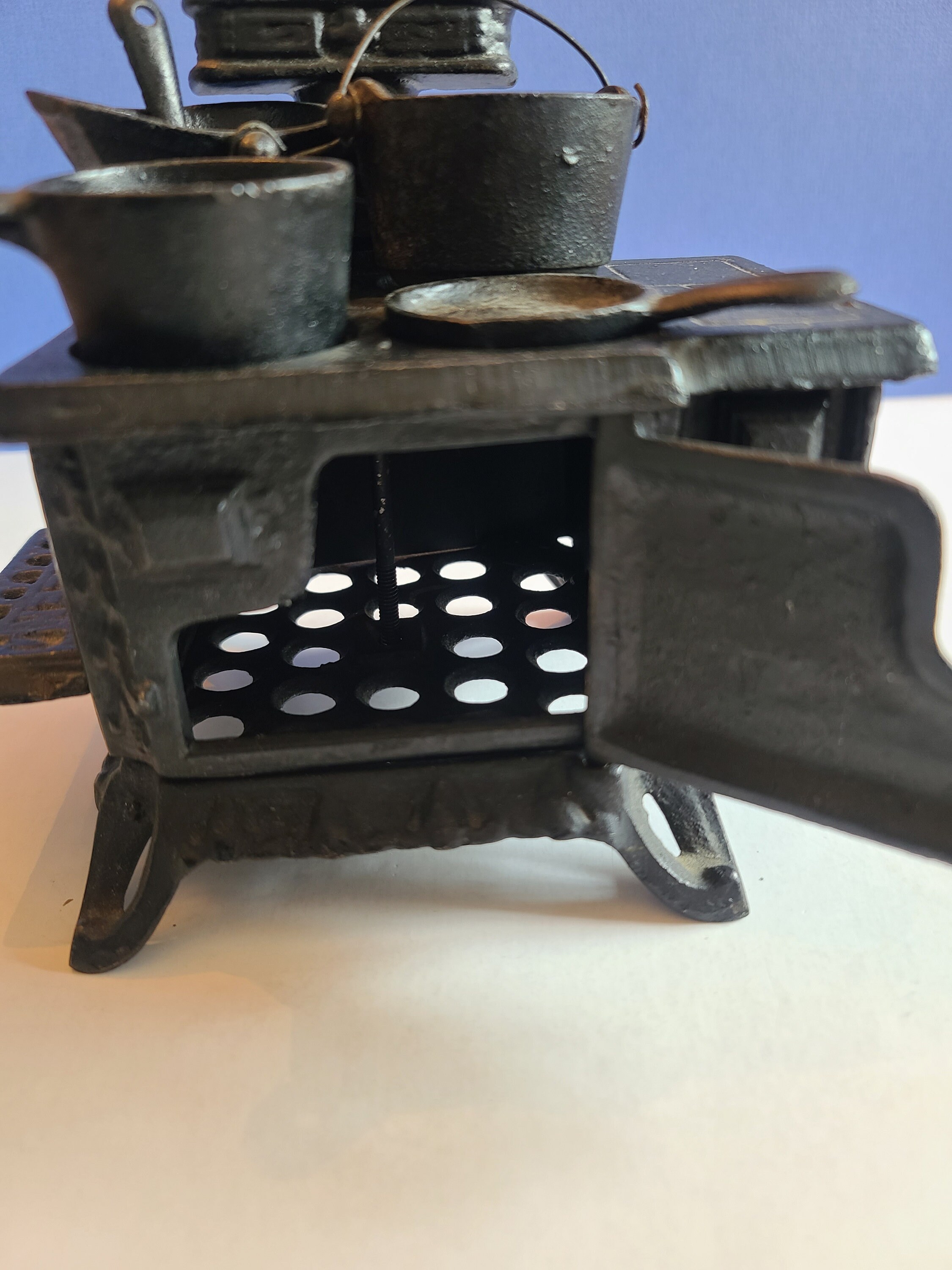Vintage Cast Iron Miniature Stove by Queen With Pots and Pans Etsy