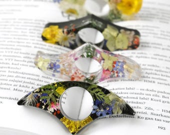 Resin page spreader | Thumb page holder | Custom pressed flower bookmark