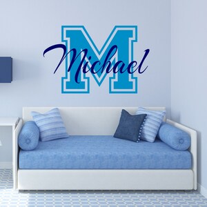 Calcomanía de pared Letterman, calcomanía con nombre de niño, calcomanía con monograma, decoración deportiva, calcomanía con nombre para habitación infantil, inicial de Letterman