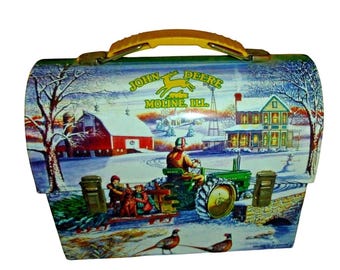 Fiambrera de hojalata John Deere Workmans Carryall con escena invernal en la granja. Edward C. Schaefer