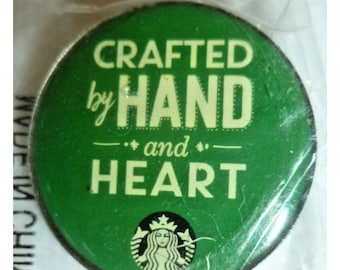 AUTHENTIC Starbucks Partner Pin ""Crafted By Hand"" OFFIZIELLE AUSGABE Keine Replik."