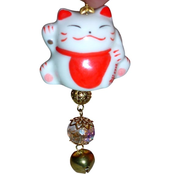 招き猫 幸運の猫 陶器製吊り下げ飾り 鈴付き 虹色ビーズ ゴールド