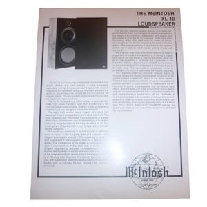以下が含まれることがあります： McIntosh XL 10ラウドスピーカーの白い技術データシート。この文書には、2つの円形ドライバーを備えた長方形のスピーカーの白黒写真と、オーディオシステムの仕様を説明する広範な印刷テキストが含まれています。