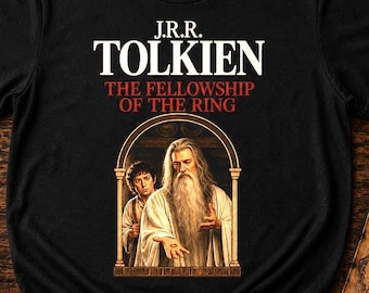 Camiseta de aventuras fantásticas, camiseta gráfica literaria, camiseta para lectores inspirada en la Comunidad del Anillo, regalo para amantes de los libros de estilo Dark Academia, arte fantástico vintage.