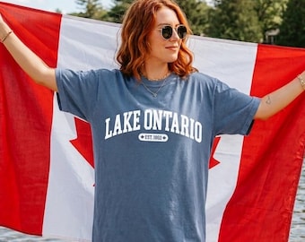 Camiseta del Lago Ontario Est. 1660, Bandera de Canadá, Regalo para amantes de los lagos (Impresión DTG)