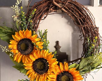 14 in Sunflower Wreath