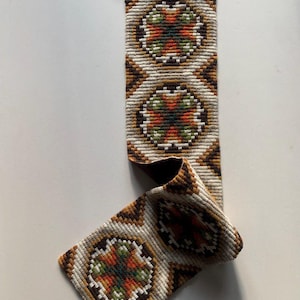 Tapiz nórdico antiguo: Tapiz noruego con tirador de campana