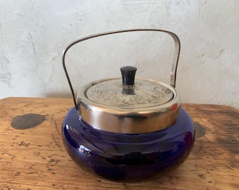 Azucarero antiguo de color cobalto de la era soviética.