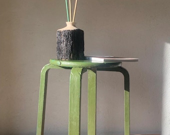 ヴィンテージ・アアルトスタイル合板スツール：グリーンサイドテーブル、素朴なスツール