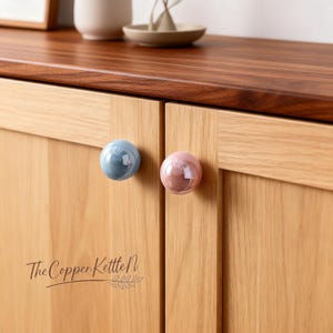 Pomello per mobile consolle in ceramica colorata, maniglia rotonda moderna e minimalista per cassetti dell'armadio.