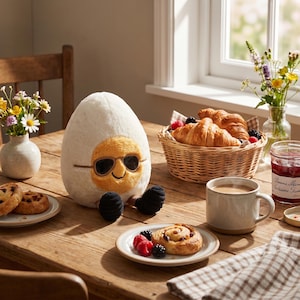 Peluche Jellycat Amuseables con forma de huevo cocido / Gafas de sol, piernas de pana, juguete kawaii